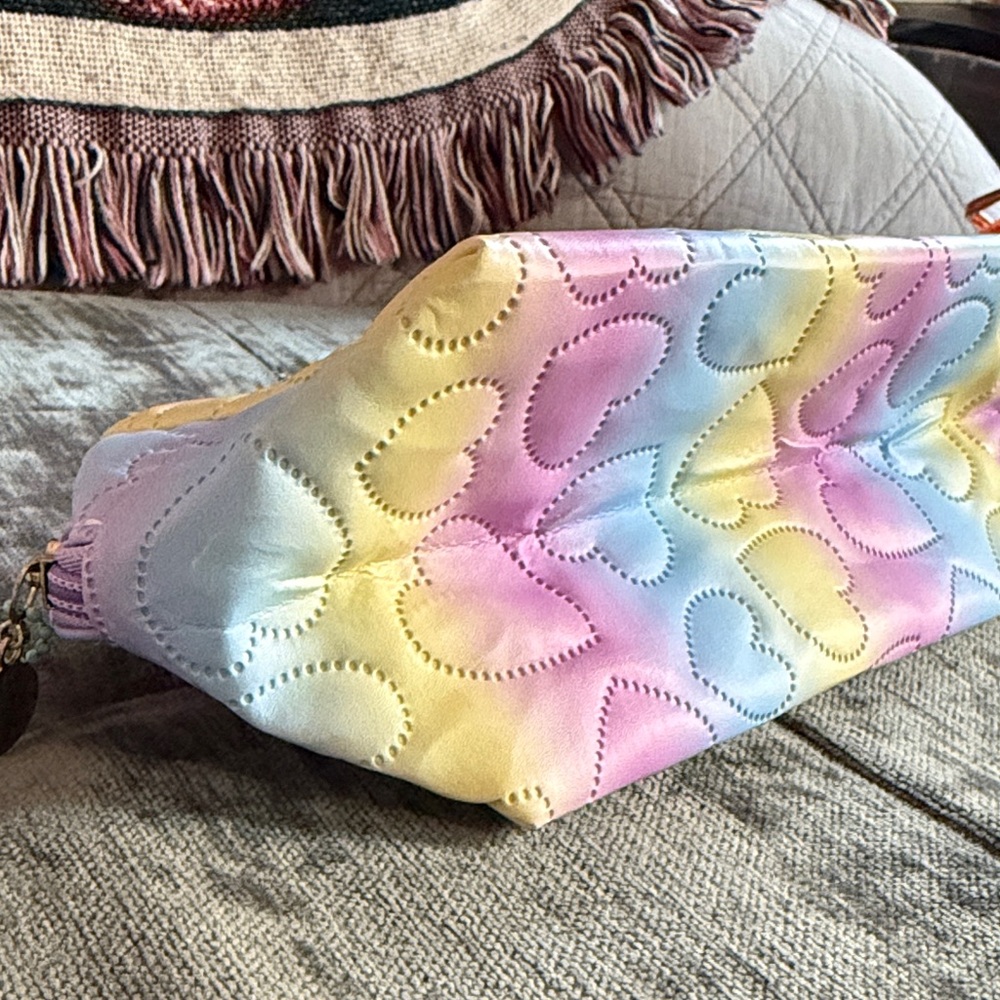 Pastel Heart Quilted Cosmetic Bag - Picture 3 of 5
